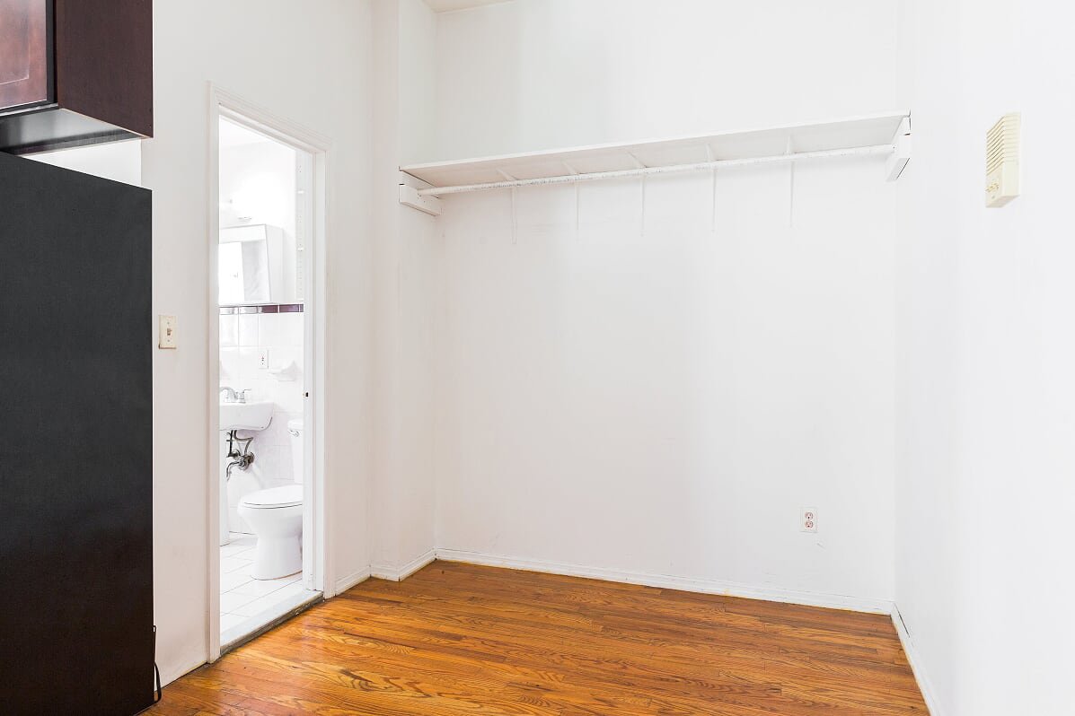  16 Manhattan AvenueBrooklyn, NY 11206 