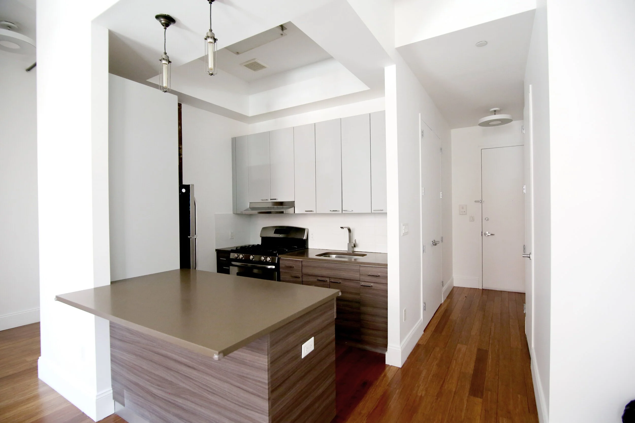 Sunny Studio Apartment with Amenities | 335 THROOP AVENUE • 1G