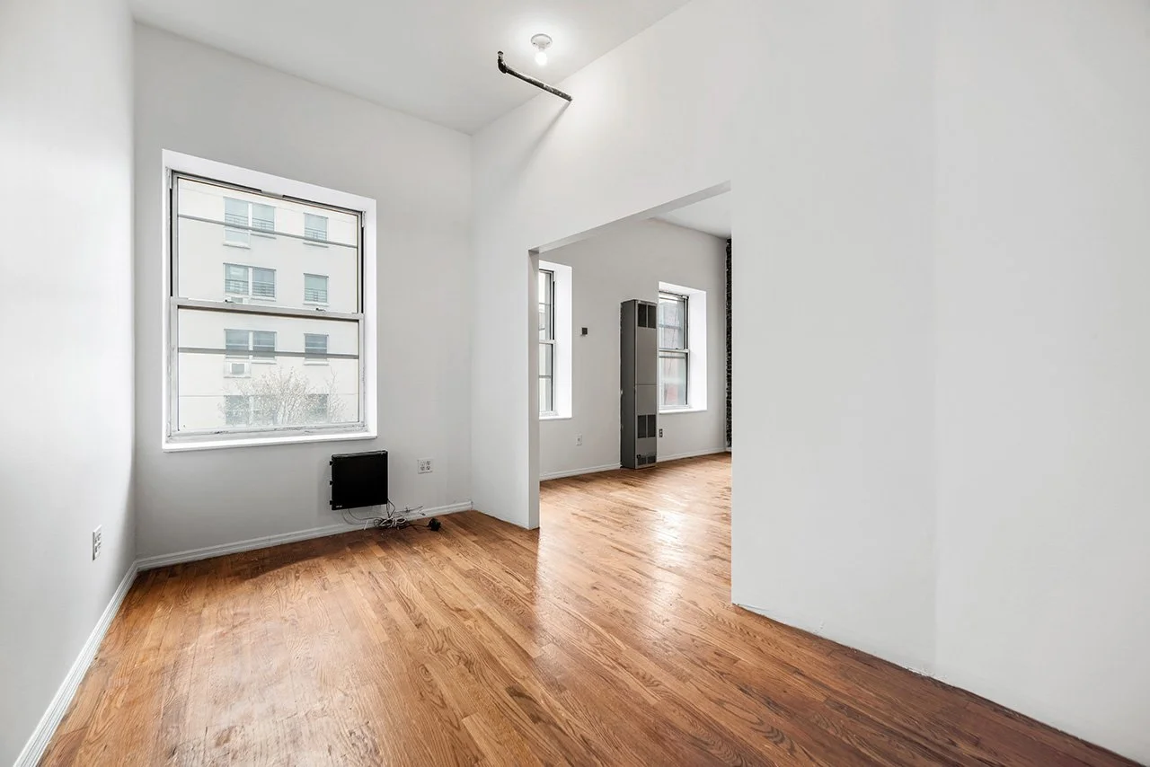 11. Room2.jpg