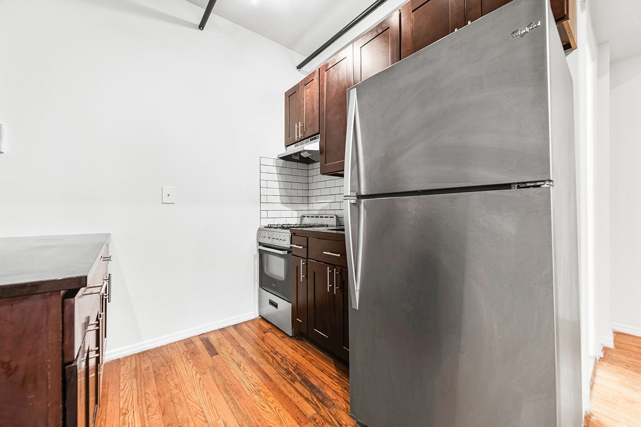 6. Kitchen.jpg