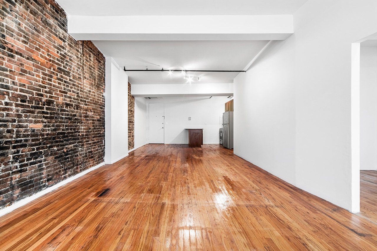 5. Living Room.jpg