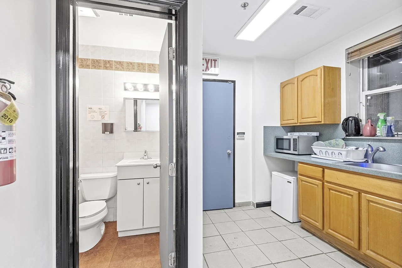 141 S 5th St_kitchen_bath.jpg