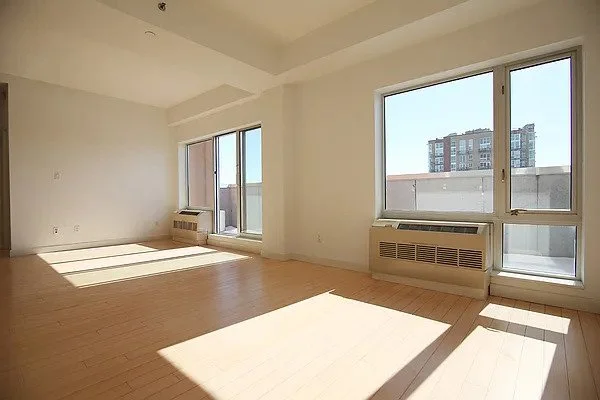 426 LAFAYETTE 4C_001.jpg