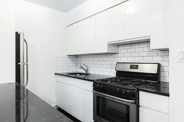 426 LAFAYETTE 4C_005.jpg
