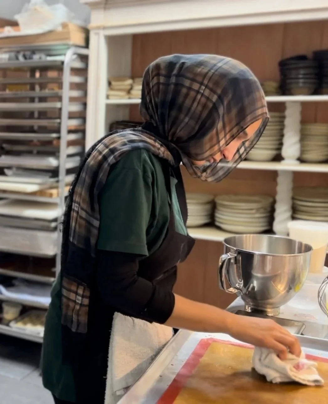 NOCHI alum Riham Abdeljabar embodies the connection between culture, craft, and community.⁠
⁠
Now part of the team at @dakarnola, she&rsquo;s channeling her Palestinian heritage, her NOCHI training, and her passion for hospitality into every service.