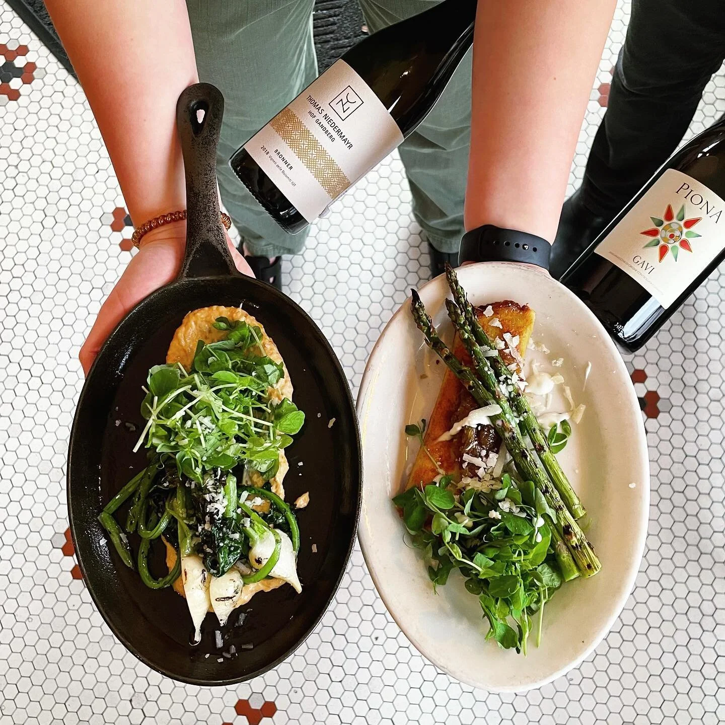 What&rsquo;s black and white and green all over? Our spring menu! Pictured: charred Hakurei turnips with oven-dried tomato aioli (and a Thomas Niedermayr Bronner) and and a crepe filled with house-made ricotta (and a Piona Gavi). YUM!

#denverrestaur