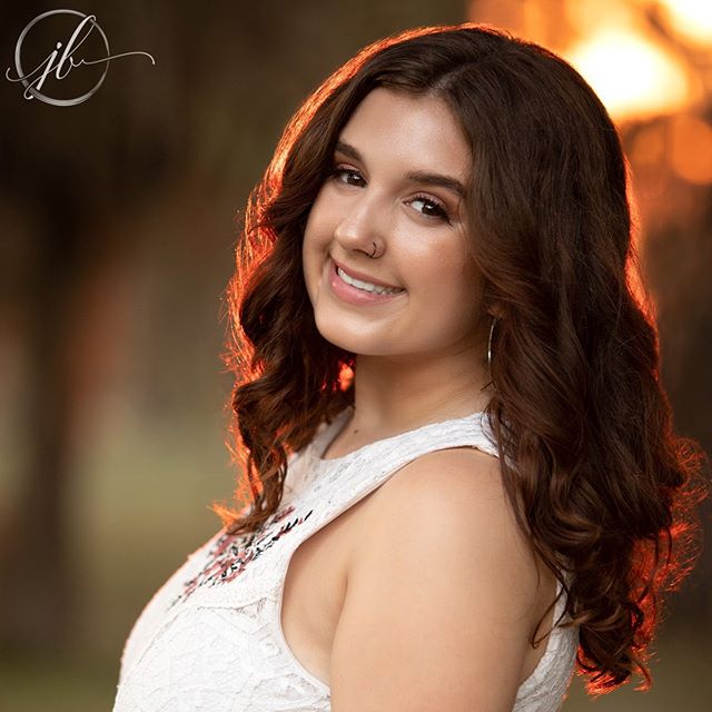 2020 Seniors make my heart happy! I love how ready they are to step into their own and make our world a better place. #shreveportseniors #shreveportseniorphotographer #bossierseniors #bossierseniorphotographer #2020seniors #seniorstyleguide #seniorye