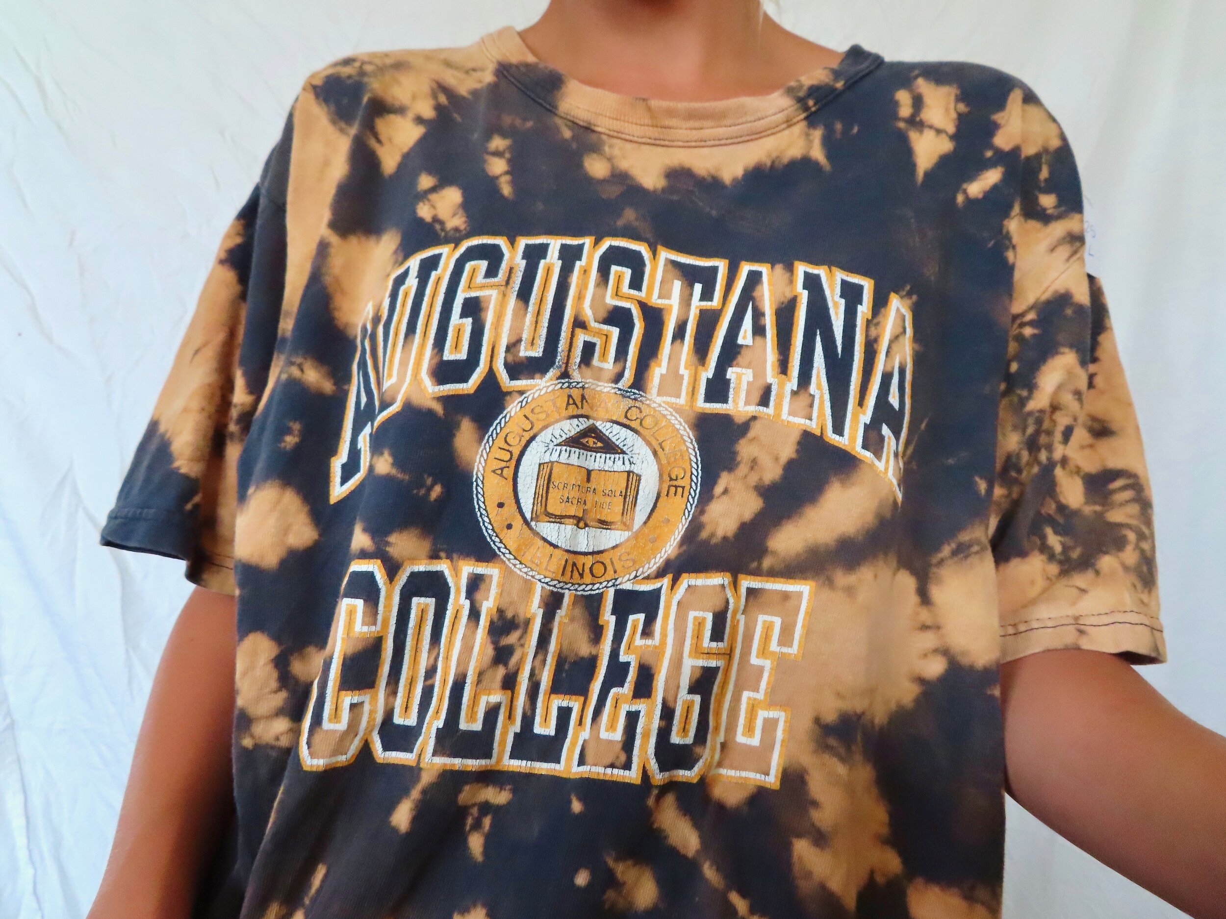 Augustana Tee