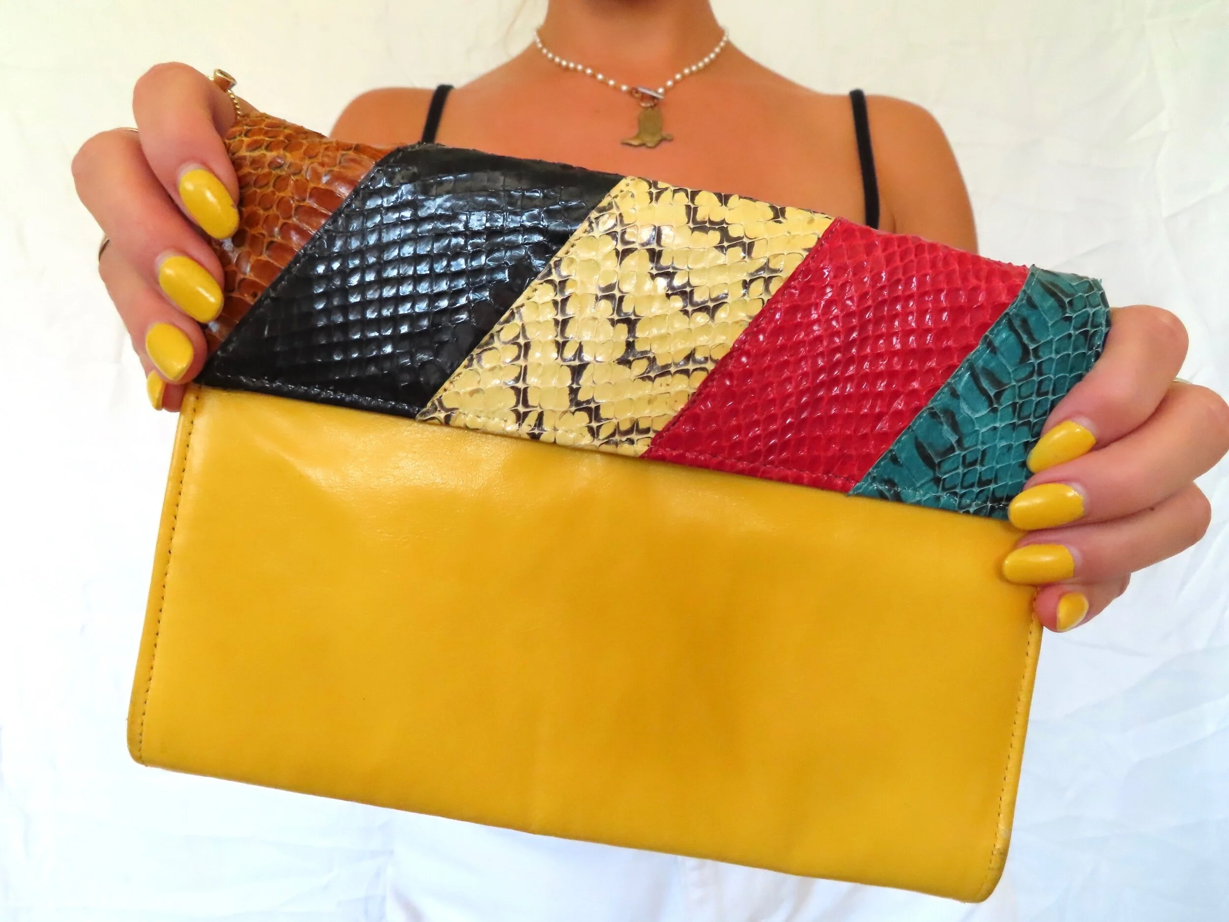 7D154EDC-52DB-4A54-A80C-25A87325D1CD