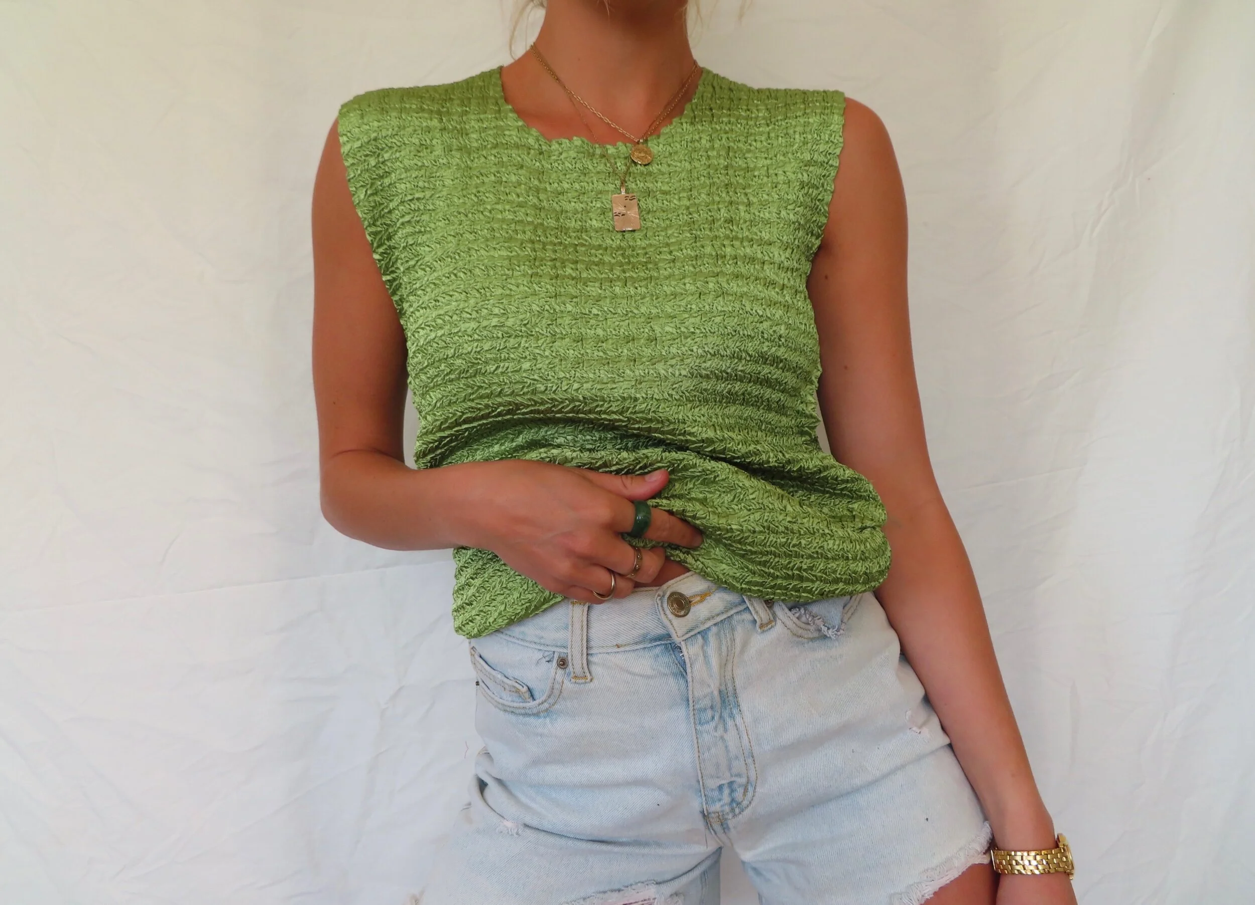 AA8747F6-000A-4C2D-BE9A-CB98088CD6EC