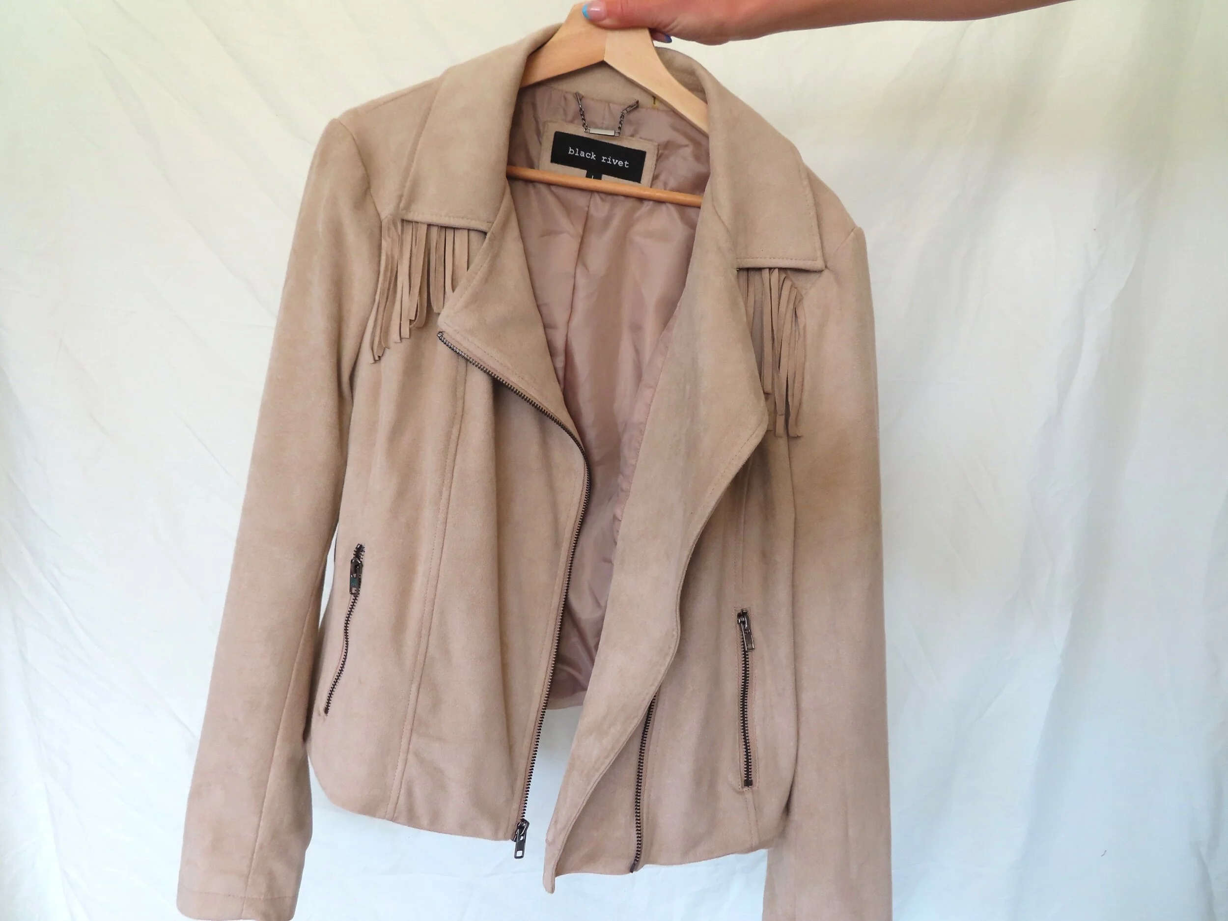 CAE4E33E-21D5-4F07-B396-808D57718BFC