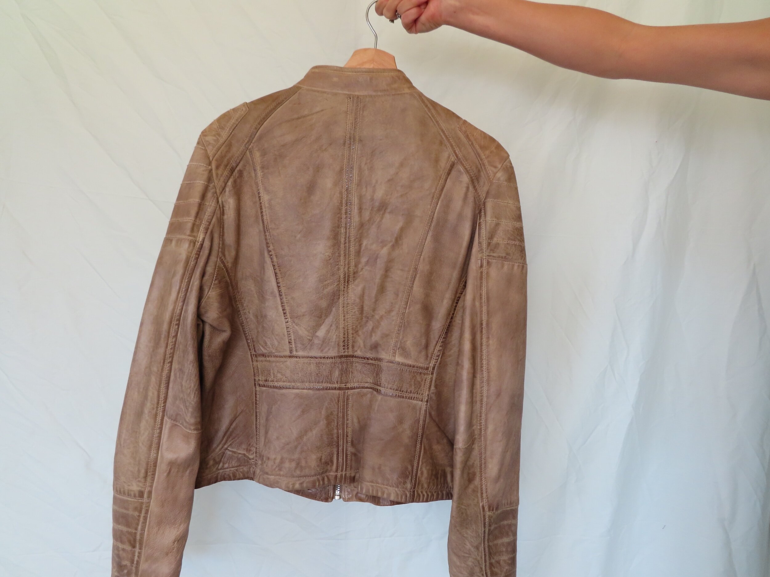 77233AD7-284D-410C-837A-E987D709E7B8