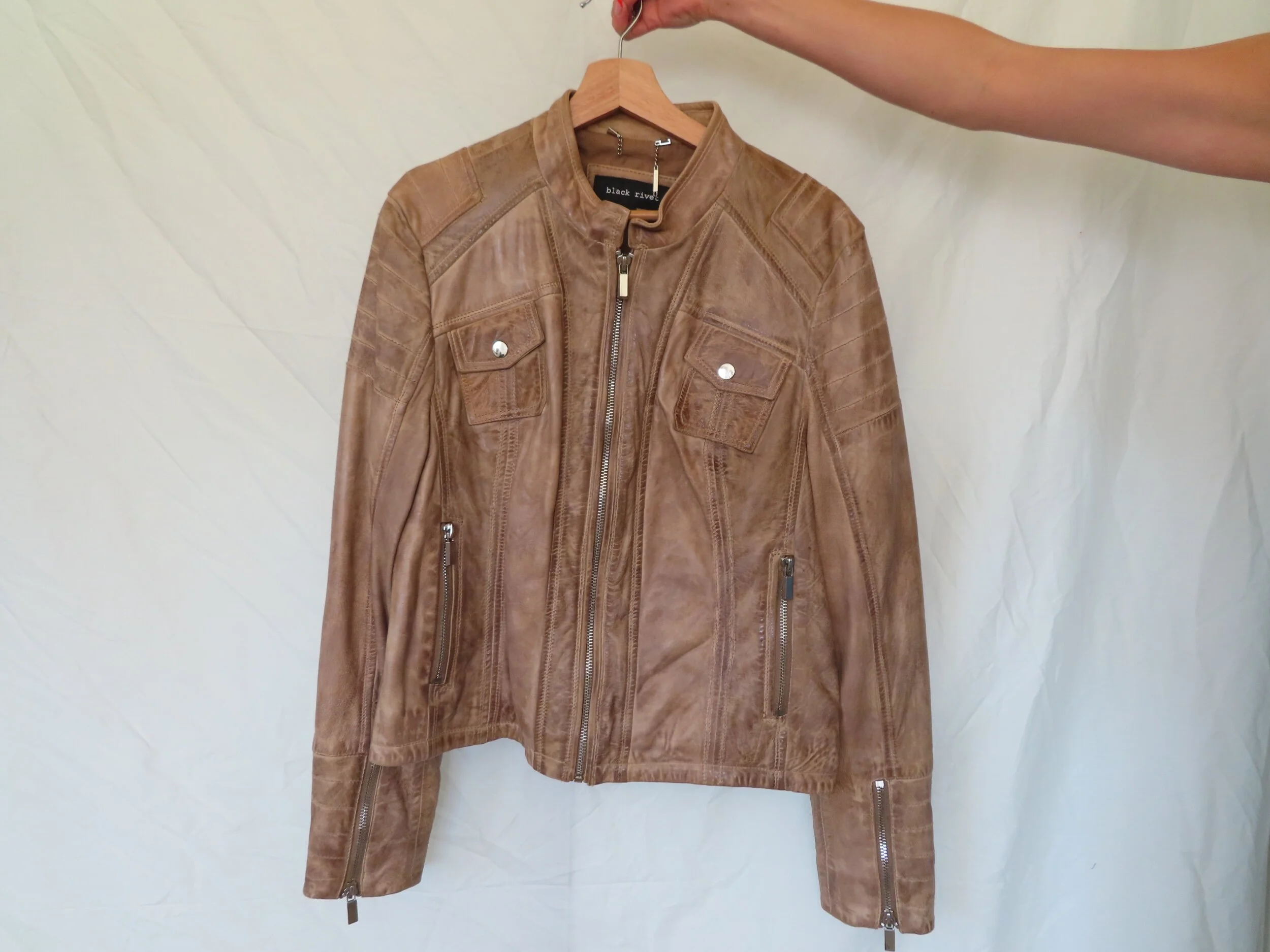 32D00AAB-2C37-4167-B6F4-92E98E04D861