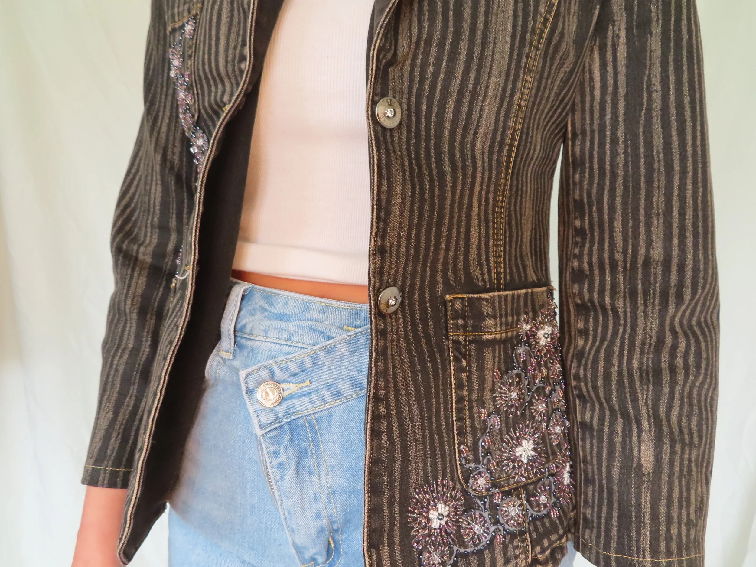 521C7410-8EE7-4FF7-AFDA-8CF8C3E5C3F2