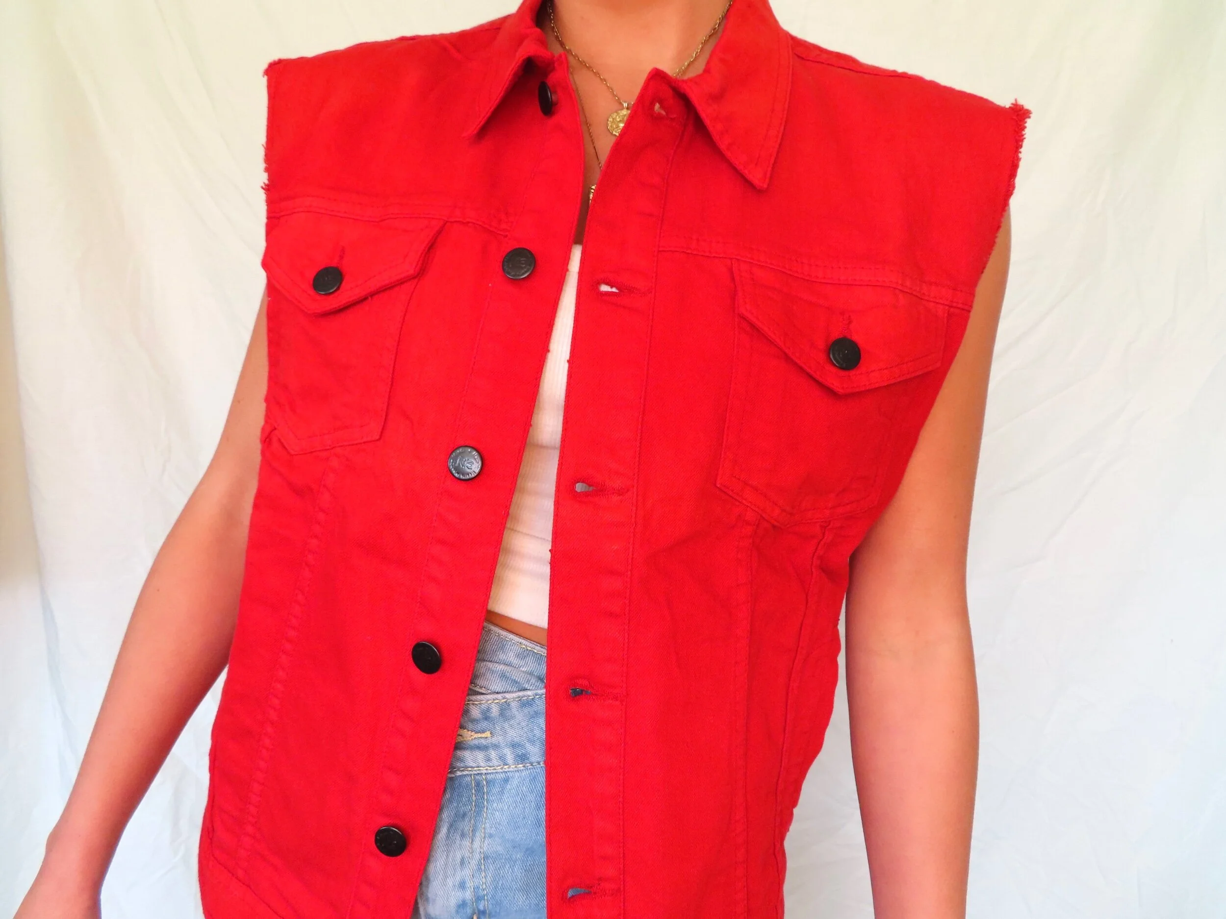 ED719725-C6E6-4E8D-8B72-E847D8CC78F4