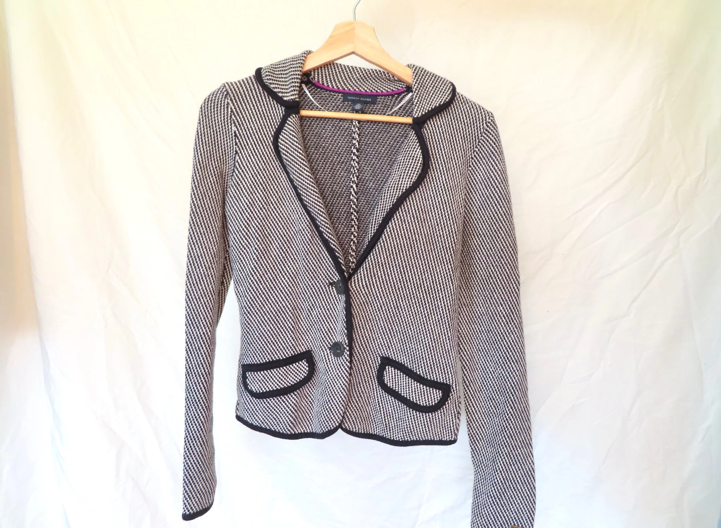 AF0197F9-C8DB-401A-BDBC-A98BEBE1ADA7