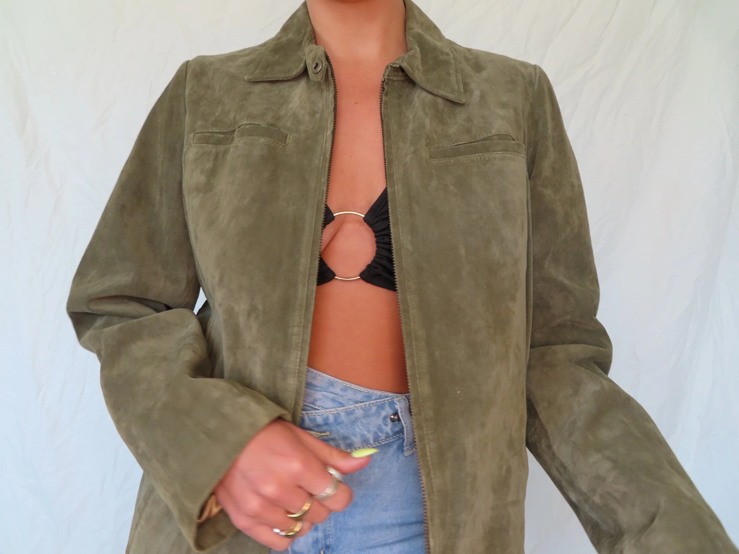 3ED46535-B2E8-40A0-A826-F05CBC3815ED