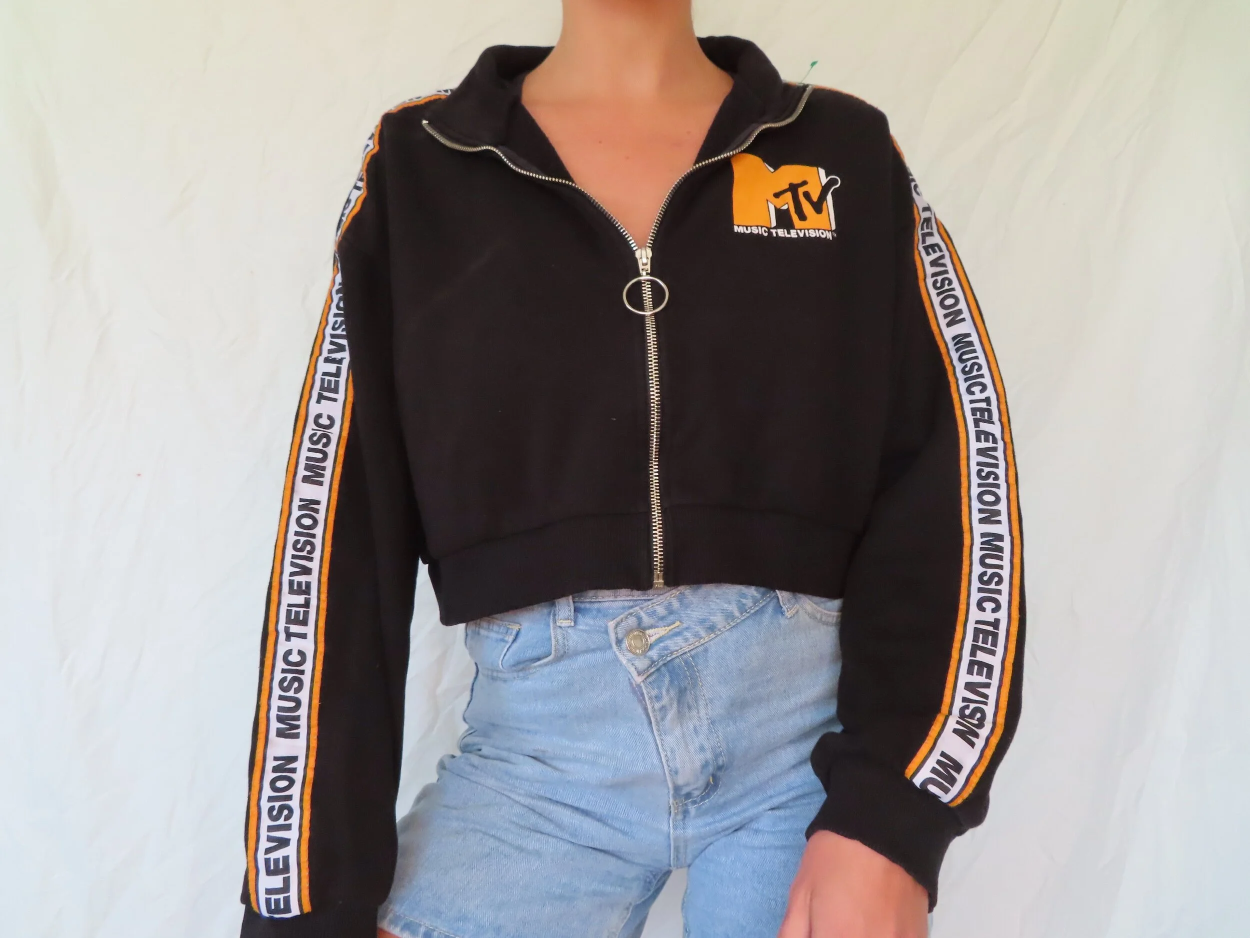 06E32D9C-CA88-4B7B-8F4D-2AE309C594FA