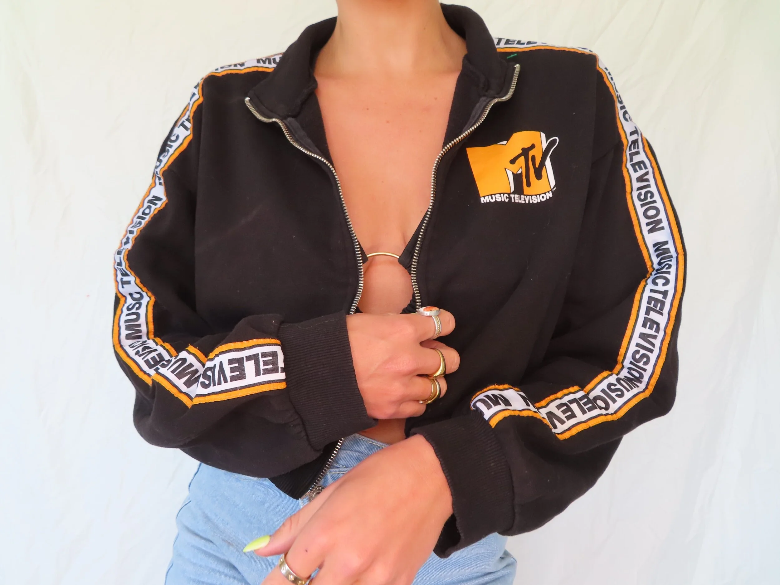 F716C740-A07B-4C55-965F-BB708F48F179