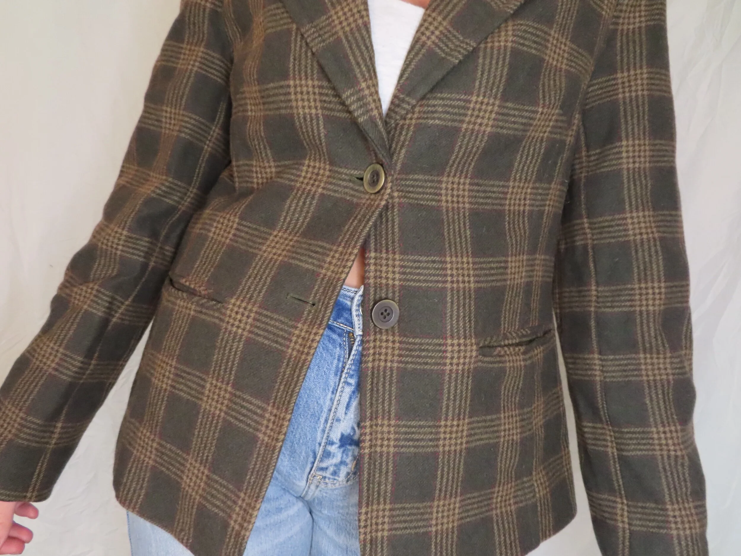 1AB63BAB-FBBE-41BC-9666-3BA1B2FCAB92