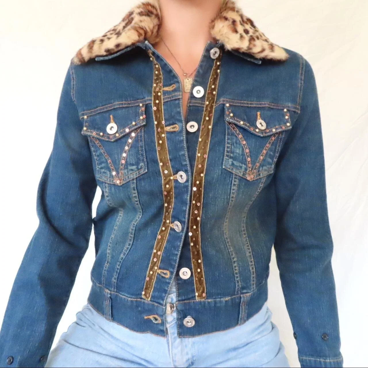 096EED8A-EF18-42DC-98AA-13F3F4378132