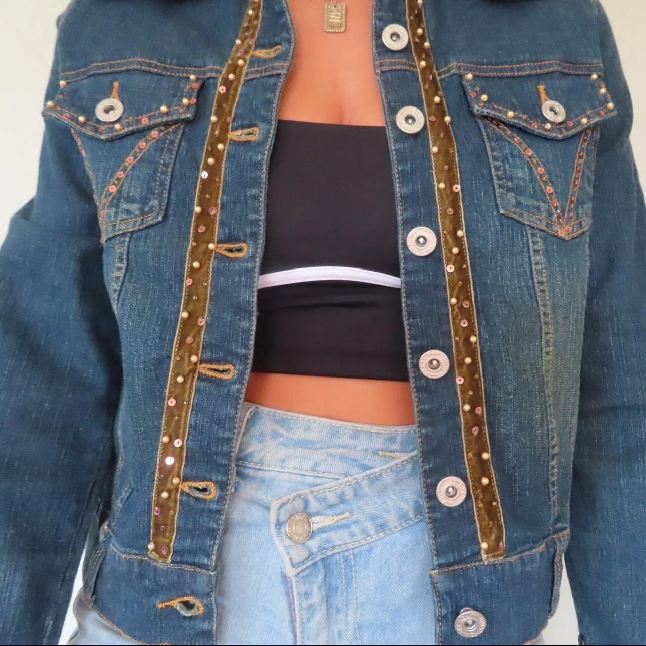 C40A8B93-635B-4FB7-BFA1-82F821459E2E