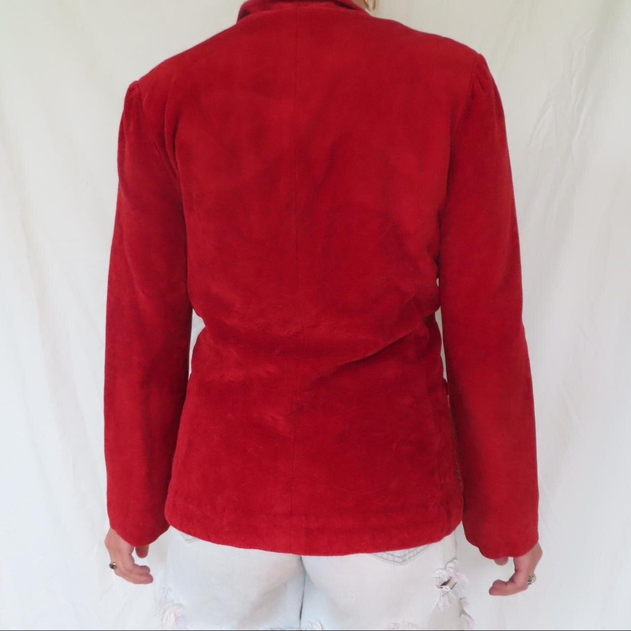 B8704532-DAA6-40E4-AB53-06BDF8E4EBC1