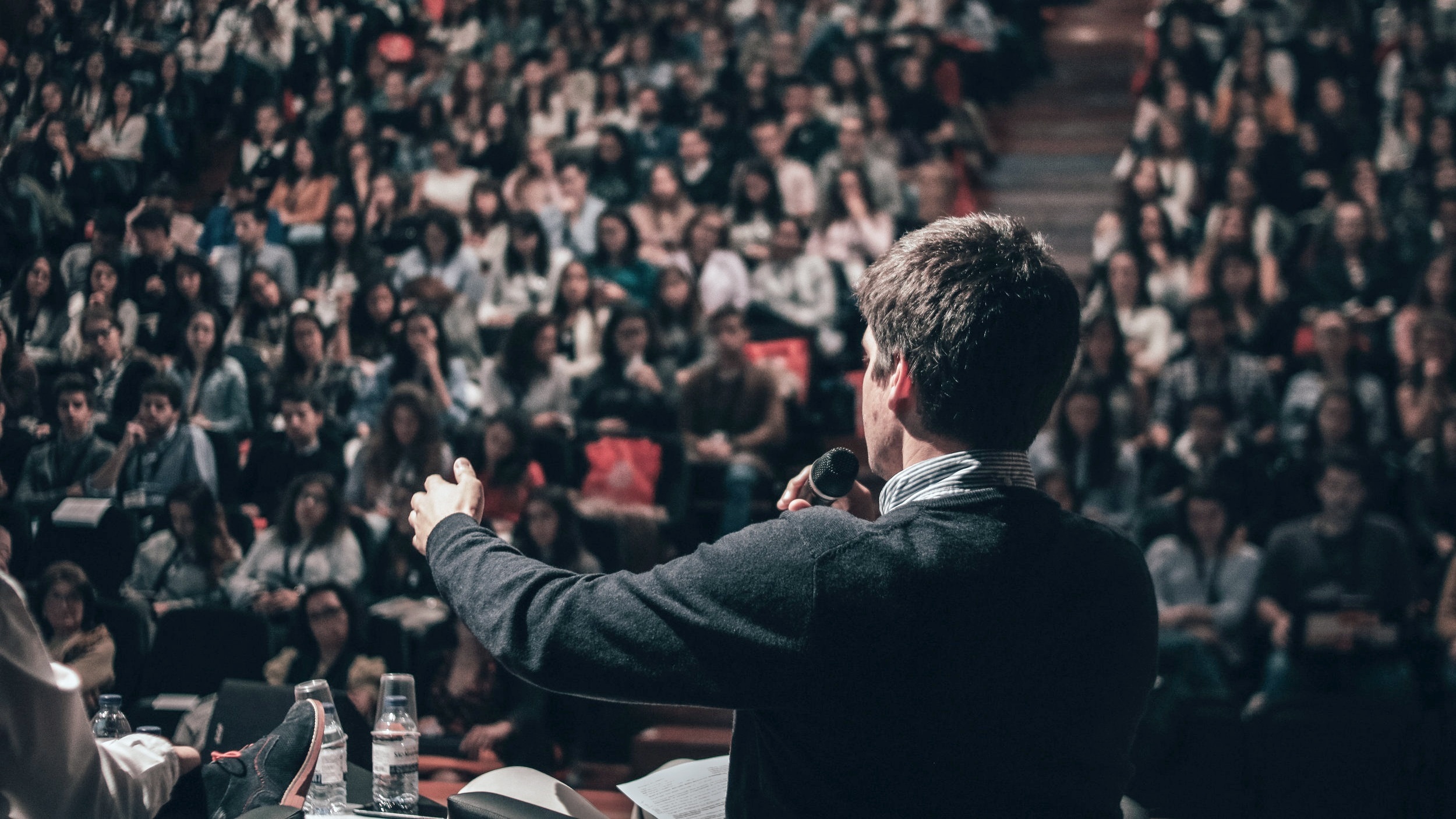 HOW TO BE A BETTER PUBLIC SPEAKER