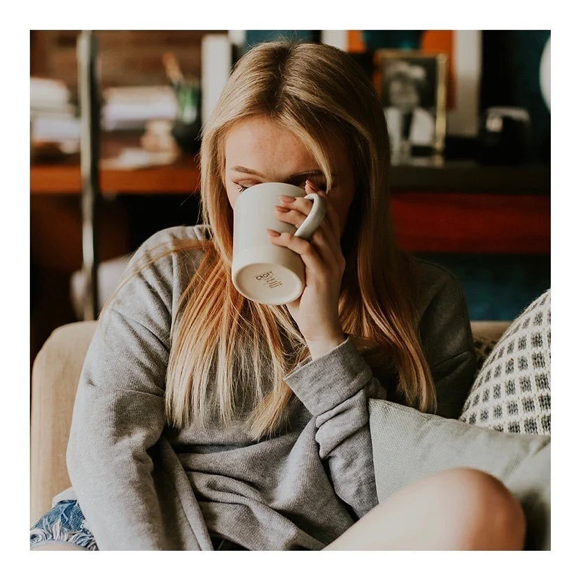 Sundays are for heads in coffee cups☕️(just like any other day I guess) 
-
-
-
-
@naomipeachy #songwriter #coffee #writer #creativesofinstagram #instapic #sunday #christmas #photography #candid #music #writer #composer #brighton #womeninmusic #cosy #