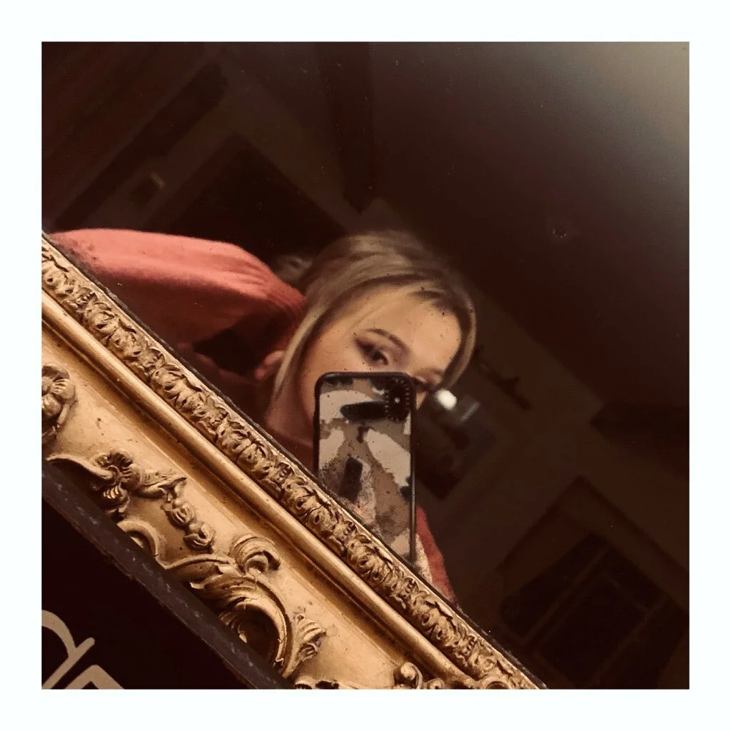 Tickled pink for Christmas time 💖 
-
-
-
-
-
#songwriter #creativesofinstagram #writer #music #brighton #selfie #mirror #mac #christmas #festive #instapic #musicscene #womeninmusic #musician #songwriting #live #publishing #2020 #makeup #mirror #even