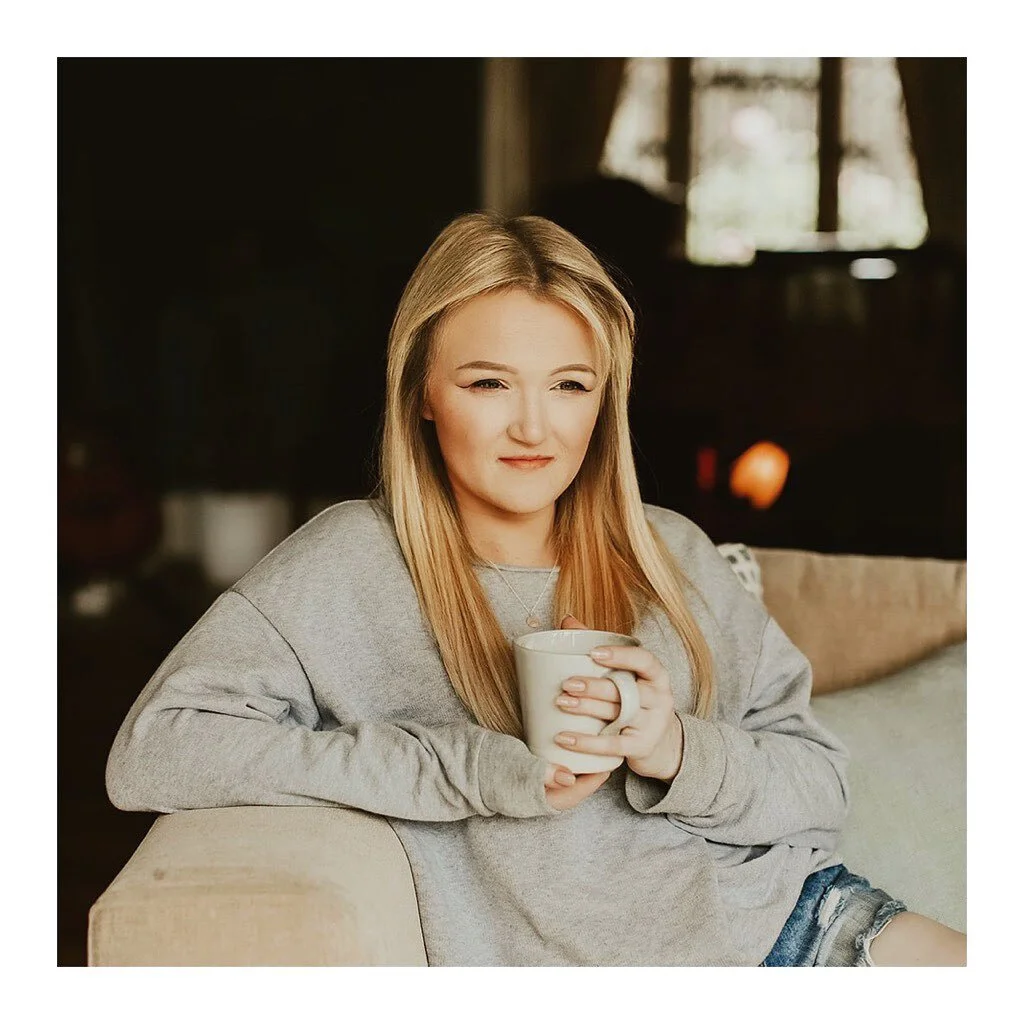 That &lsquo;Trying to remember life before zoom cowrites&rsquo; face 
-
-
-
-
-
#songwriter #creativesofinstagram #writer #music #brighton #starbucks #floral #smile #mac #photoshoot #instapic #musicscene #womeninmusic #musician #songwriting #live #pu
