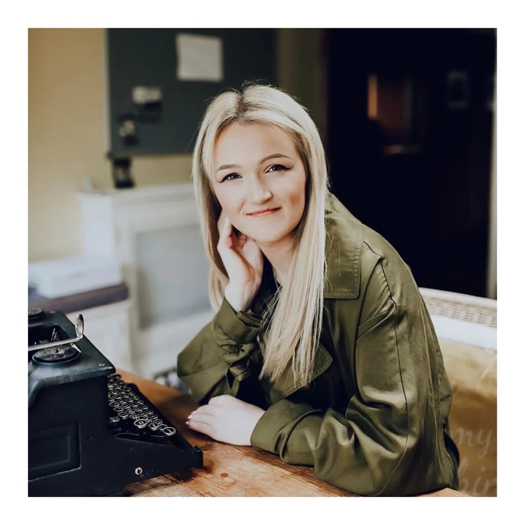 If I smile much more my eyes disappear into my cheeks 🙃 -
-
-
-
-
#songwriter #creativesofinstagram #writer #music #brighton #selfie #organise  #organisation #mac #photoshoot #instapic #musicscene #womeninmusic #musician #songwriting #live #publishi