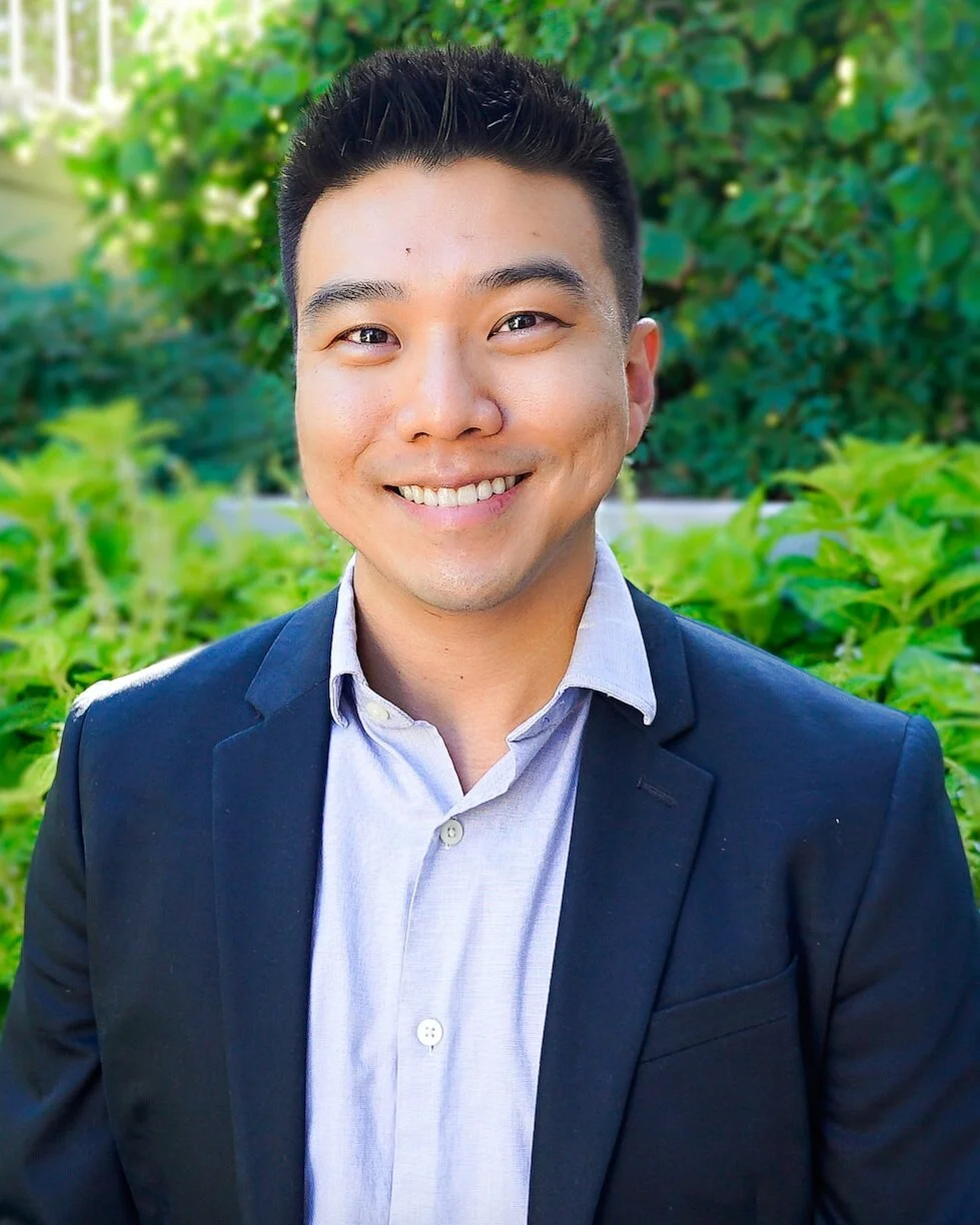 Jason Lee, Associate Director