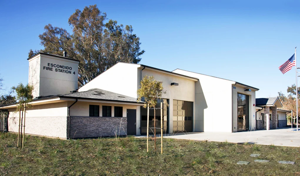 ESCONDIDO4_2.jpg