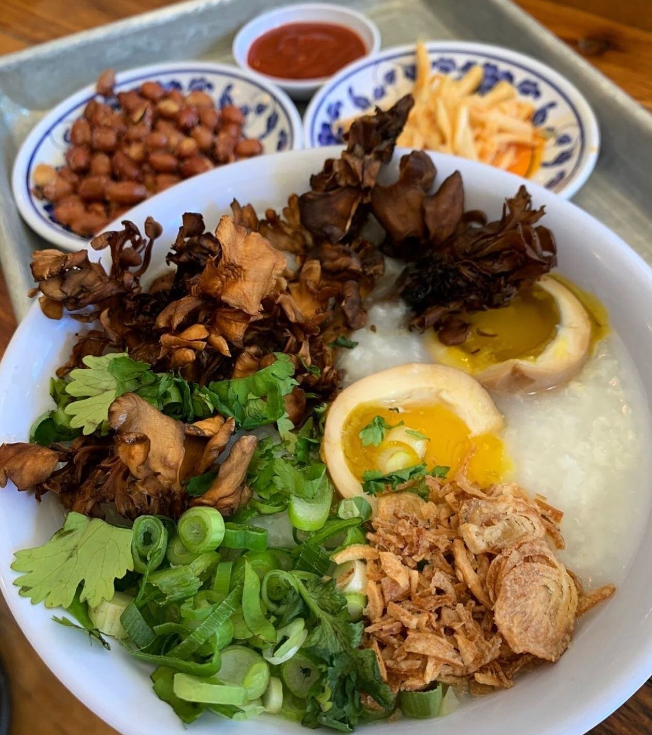 Who&rsquo;s hungry for some congee?? Take home kits available this weekend @meimeiboston ! Pick up today - Saturday, everything is fully cooked, just heat and eat! Choice of chicken or tofu 🍲🥢

Order now from link 👆🏼