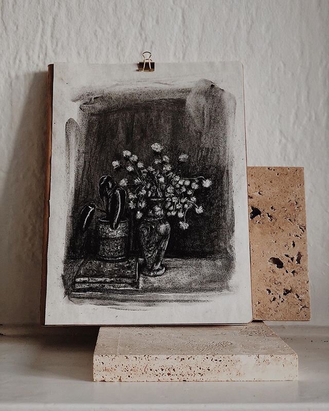 charcoal &amp; still life | available to purchase in our online shop
&bull;
&bull;
&bull;
#isolationcreation #art #workonpaper #livemoremagic #worksonpaper #visualcrush #postitfortheaesthetic #artprocess #sydneyartist #sydneydesign #sydney #sydneyblo