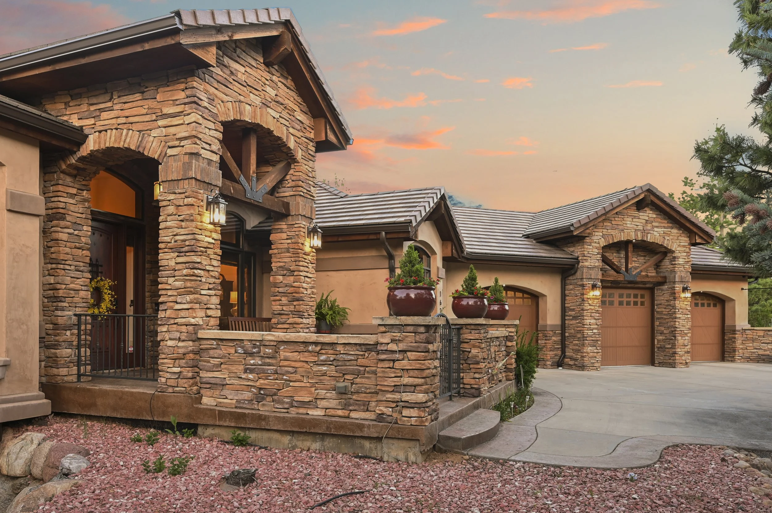 1624 Oakmoor Heights