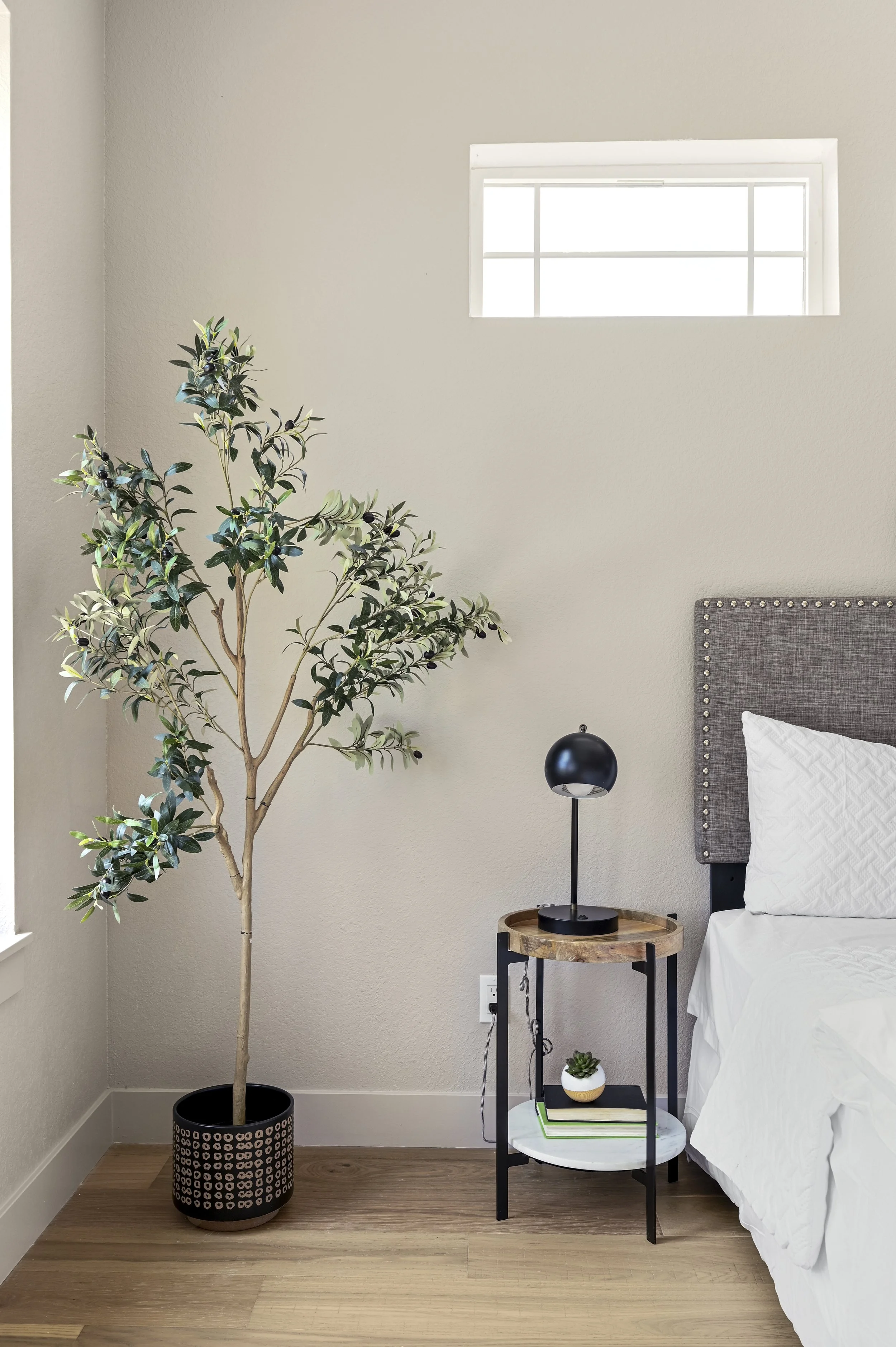 1001 Hawkshead St (32).JPG