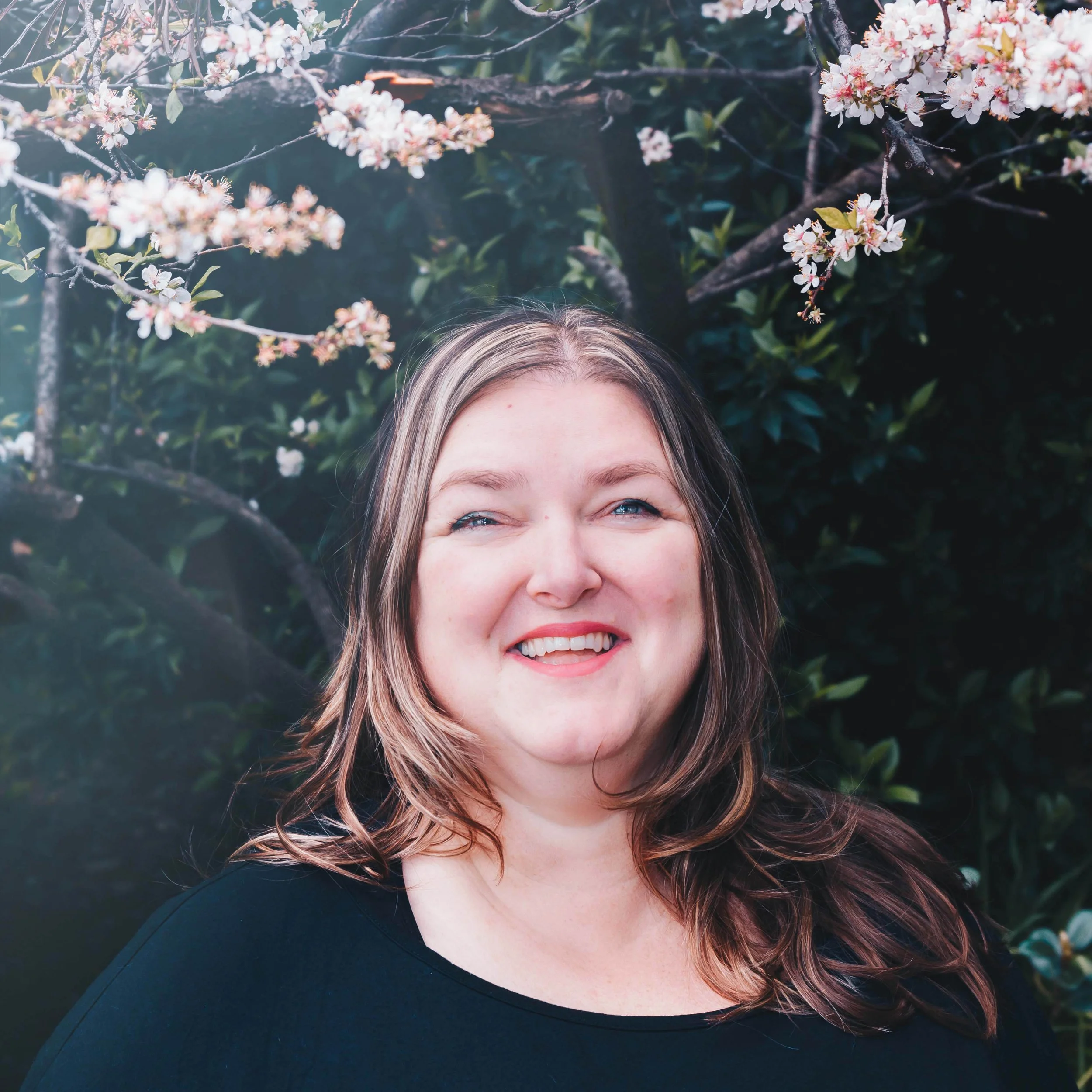 MEET PHOTOGRAPHER SUZANNE PHOENIX