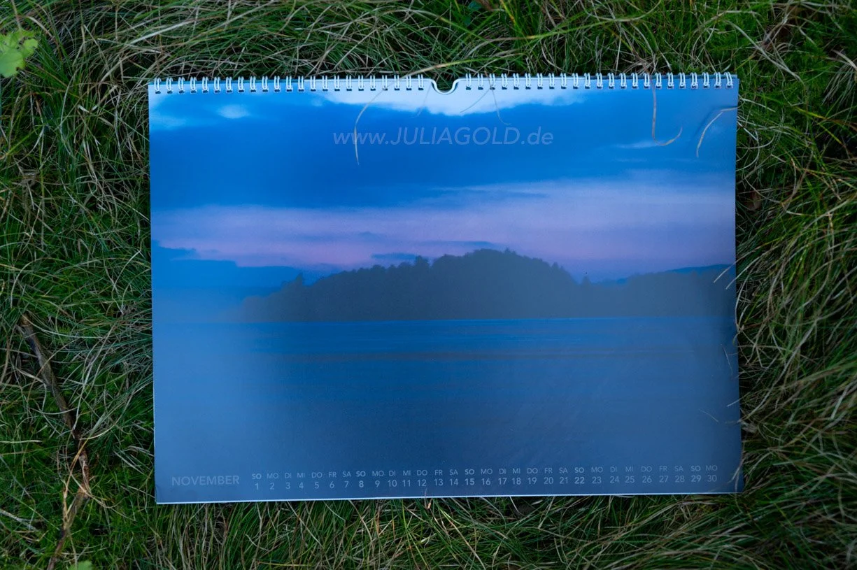 Fotokalender 2026 Blaues Land Sonnenuntergang purple rain Staffelsee Julia Gold-6704.jpg