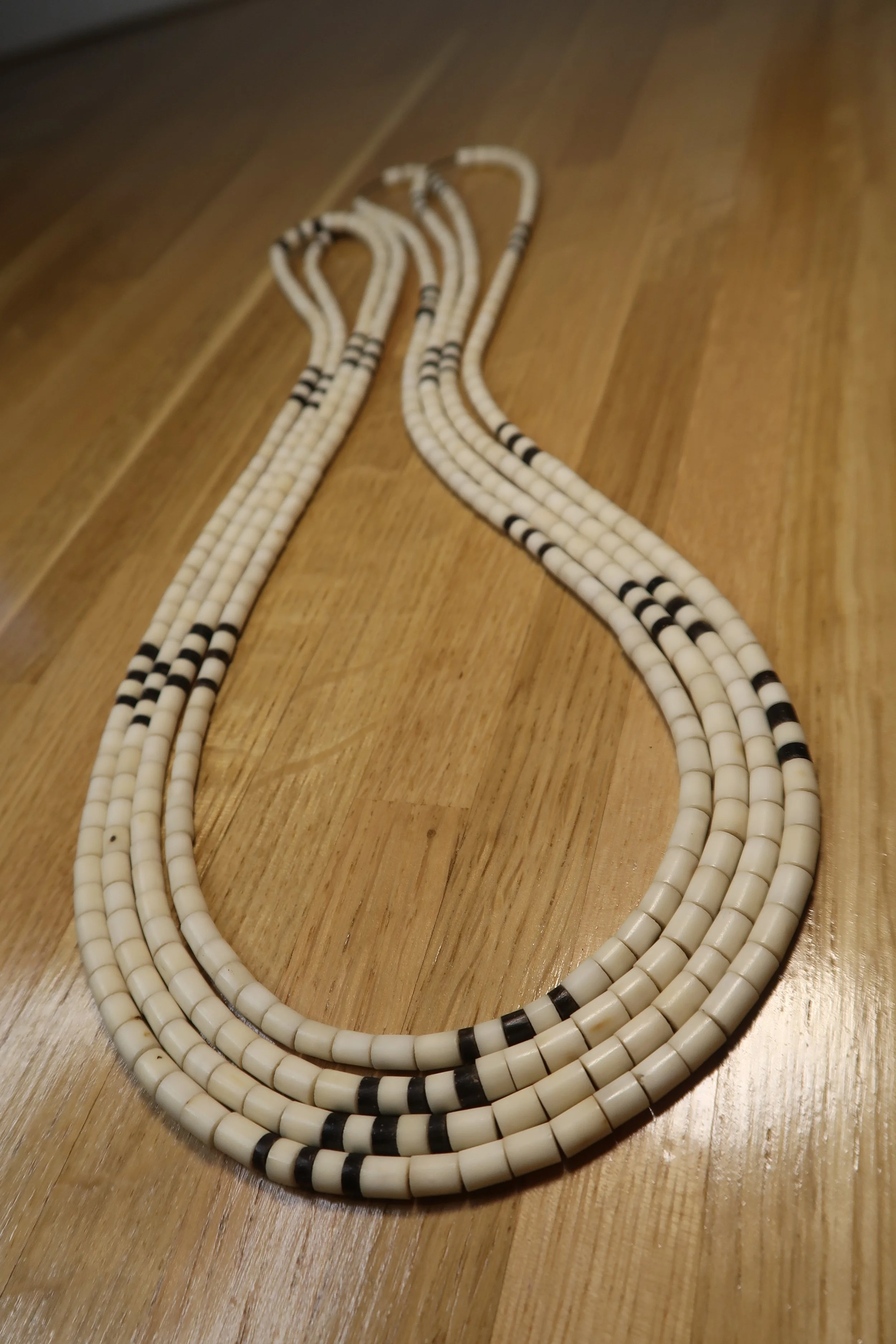 Apurina Necklace - Thin Pair - White