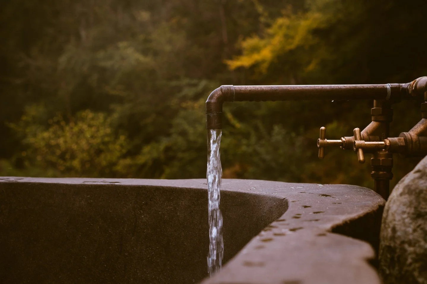 A warm outdoor bath is perfect for these colder months. Each cabin at Ebba has its own private stone carved bath tub.⁠
⁠
Find out more over on our website.⁠
⁠
#ebba