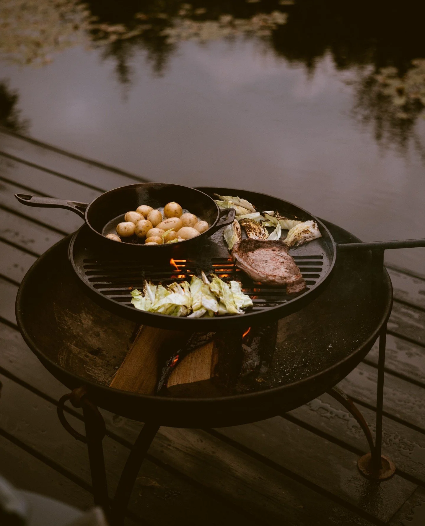 Each cabin at Ebba has it's own deck and outdoor fire pit, perfect for a spot of outdoor cooking.⁠
⁠
#ebba