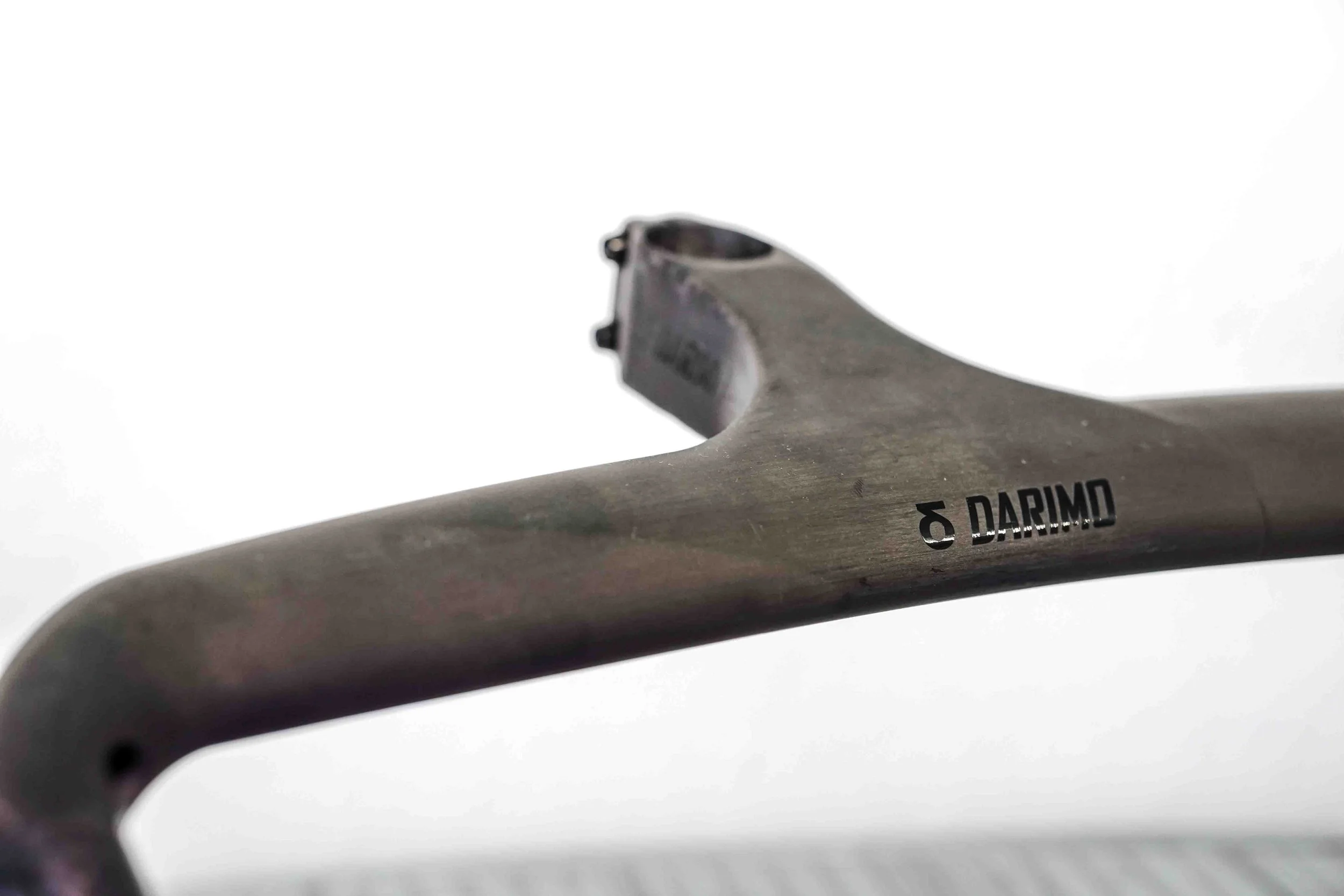 Upgrade your bike with Darimo ultra-light carbon components in Edinburgh at Gamma TD. Discover high-performance seatposts, handlebars, and stems designed for weight savings and speed