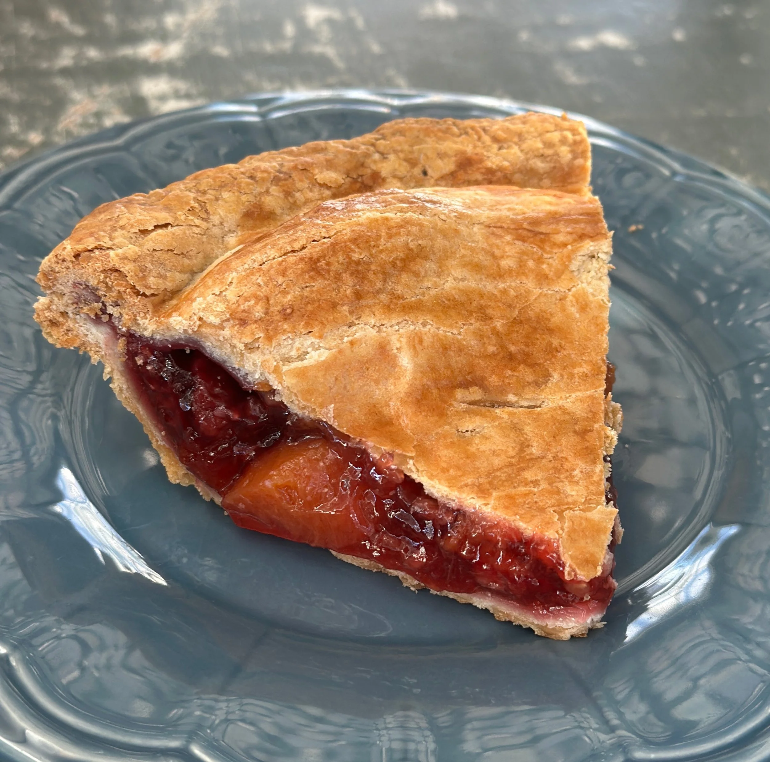 RaspberryPeachSliceBluePlate.JPEG