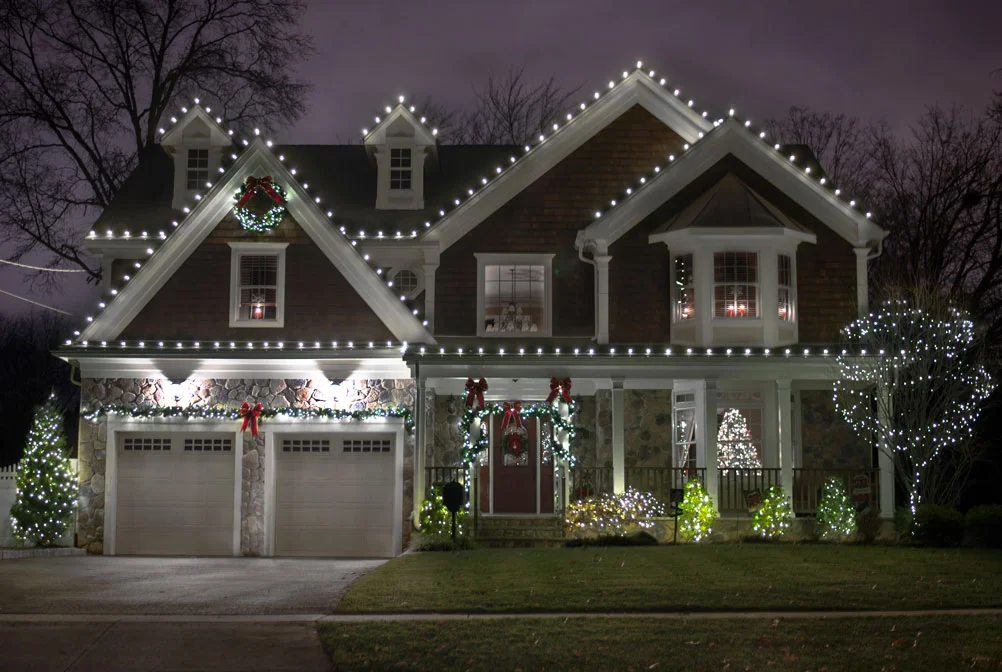 christmas-light-removal-hlnw.jpg