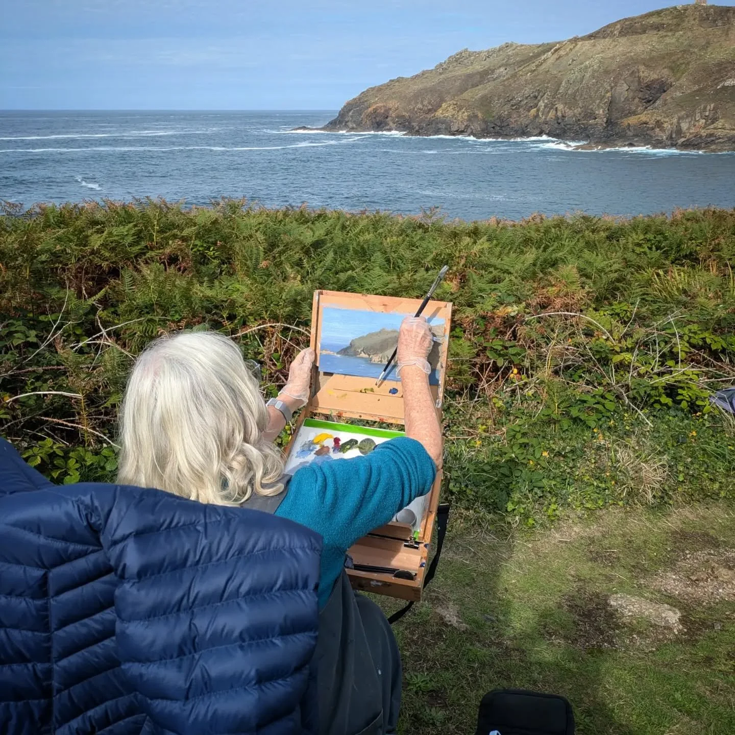 Currently in Newlyn, Cornwall for 4 days teaching my plein air painting workshop. I forgot to get photos of day one in the woods but this was day two out at Cape Cornwall. 

Out on the coast we focus on mixing accurate colours from life after establi