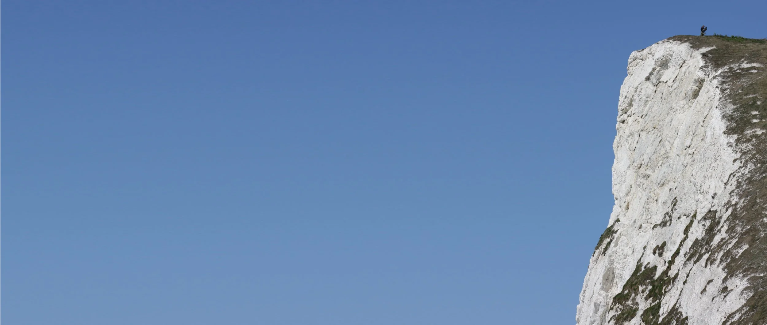 tom_hughes_dorset_cliff_wide_2500.jpg