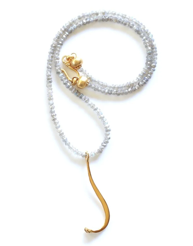 Raccoon Pecker Pendant Necklace - Vermeil
