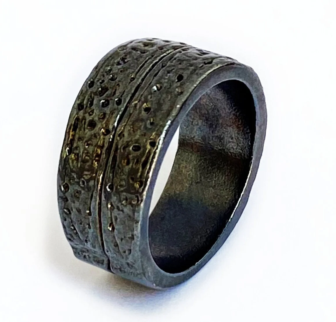 ARMADILLO SHELL RING- STERLING SILVER (OXIDIZED)